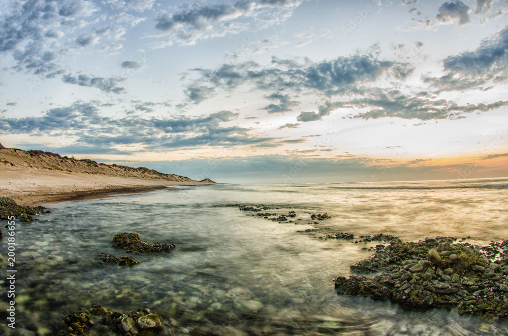 Obraz premium Scenics from the beaches of the sea of cortez, where the desert meets the sea, Baja California sur Mexico.