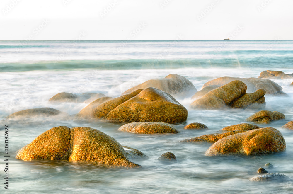 Obraz premium Scenics from the beaches of the sea of cortez, where the desert meets the sea, Baja California sur Mexico.