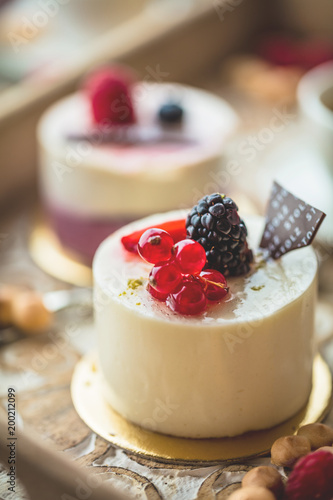 Sommerliche Kuchen mit frischen Beeren