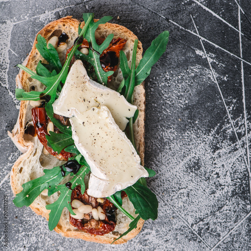 Sandwich with tomato and cheese