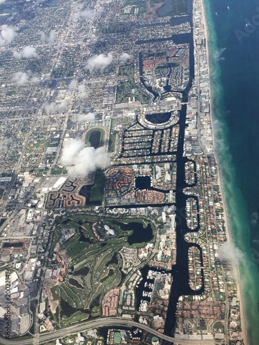 Landing approch on Miami photo