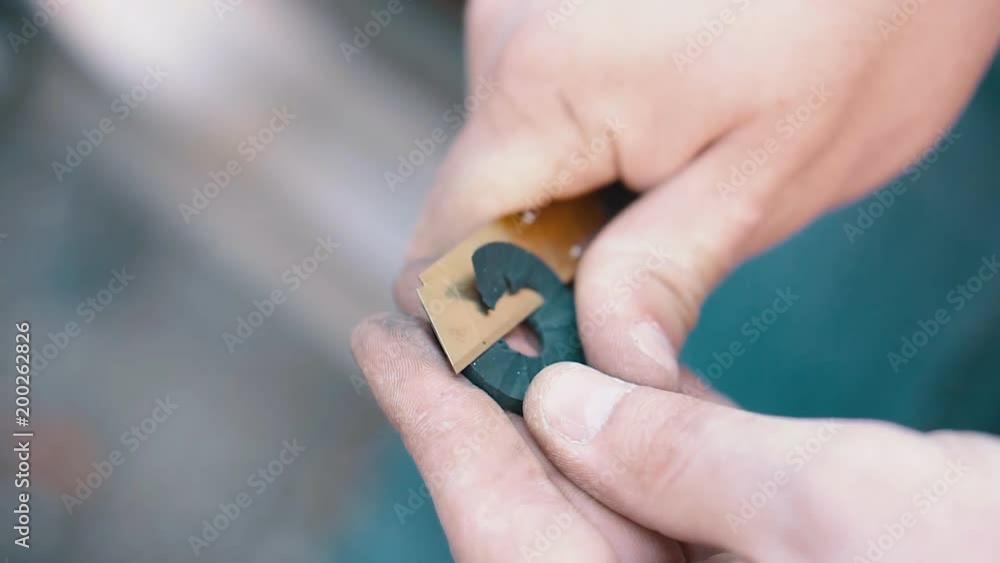 Repair of the speaker system at home. Gasket for fastening. Repair of the speaker system at home. Gasket for fastening.