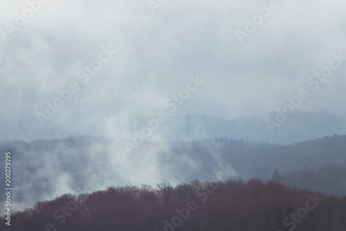 Aufsteigende Nebel Schwaden