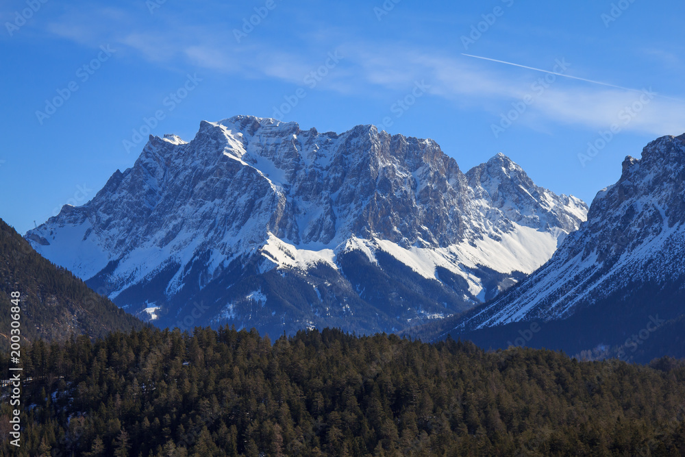 Blick vom Fernpass zur Zugspitze, Österreich