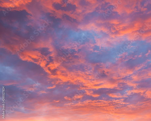 Fototapeta Naklejka Na Ścianę i Meble -  Vibrant colorful clouds at sunset