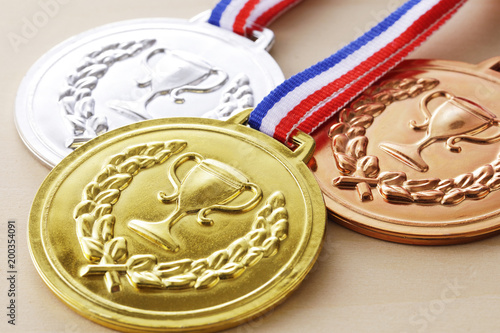 金銀銅メダル Gold and silver bronze medals