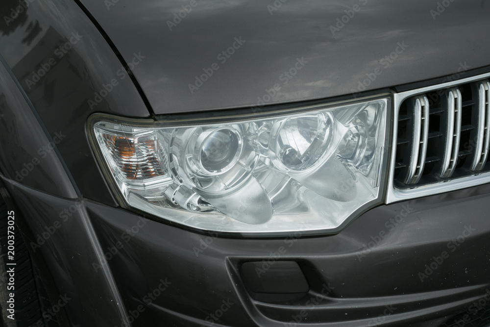 Car's headlight details