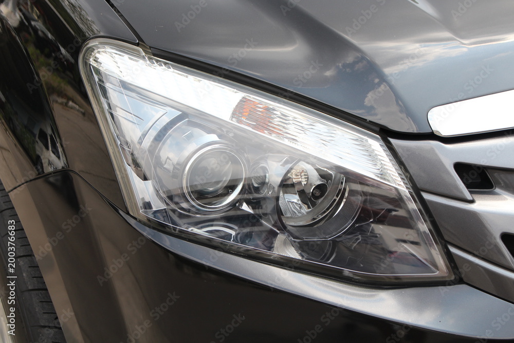 Car's headlight details