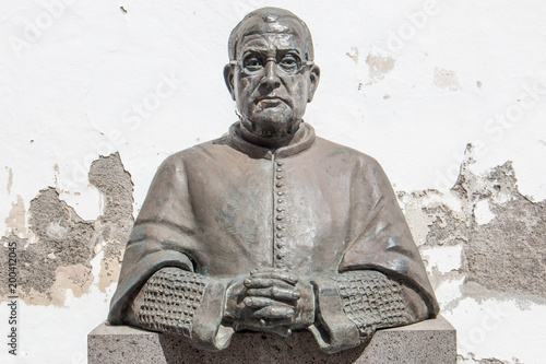 Monumento à Dr. Francisco Fulgêncio Sé Catedral de Nossa Senhora da Assunção Kathedrale von Funchal (Kathedrale Sé) Funchal Madeira island Portugal photo