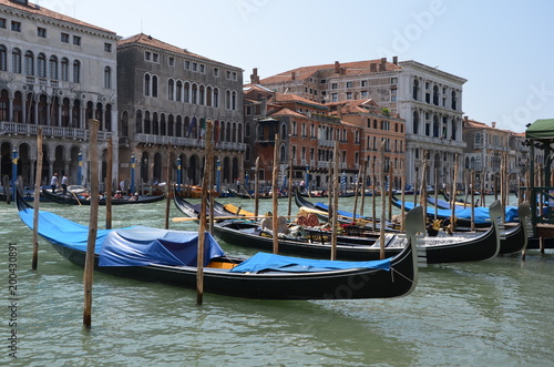 GONDOLES GRAND CANAL VENISE ITALIE © THIERRY