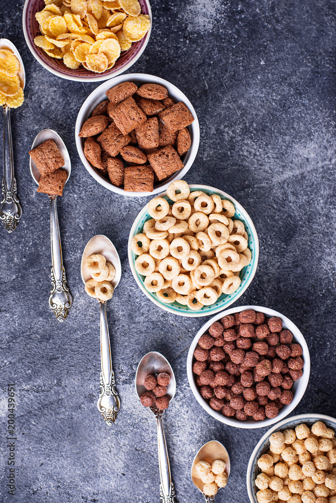 Fototapeta premium Selection of various corn flakes for breakfast