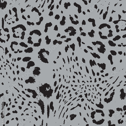 Trendy Leopard or cheetah skin seamless pattern, animal fur. Fabric design, wrapping paper, textile.