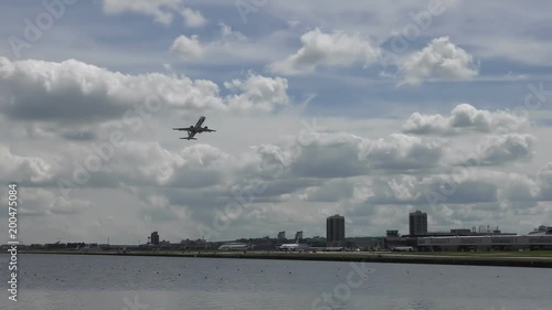 Wallpaper Mural A plane takes off. Torontodigital.ca