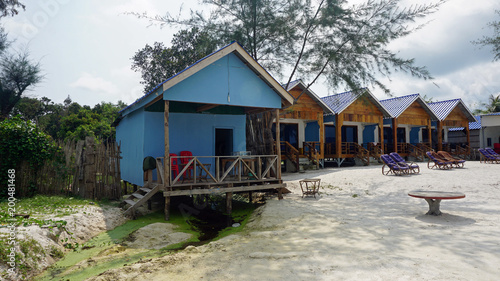 beach huts on koh rong samloem © chriss73