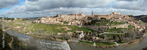 Toledo ve Tajo Nehri