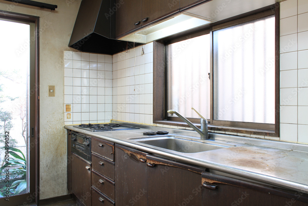古くて汚いキッチン 著作権の問題なし Stock Photo Adobe Stock