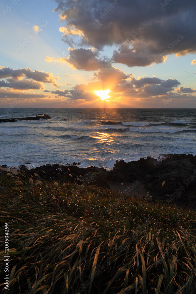 海に沈む夕日と光芒 The sunset and Angel's ladder 海に沈む夕日と光芒 The sunset and Angel's ladder