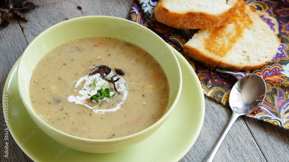 mushrooms creamy soup 