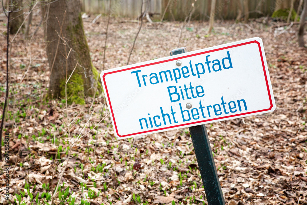 sign with german words Please do not enter the path