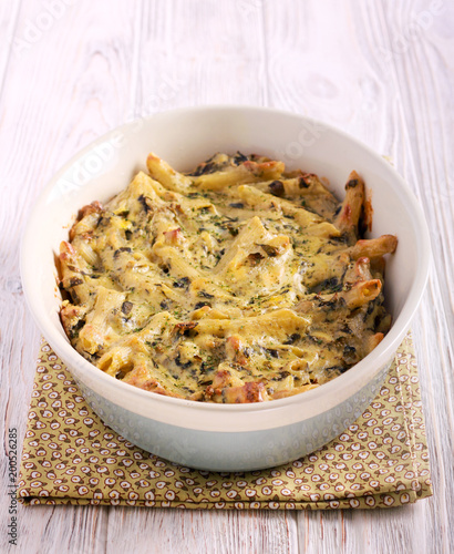 Spinach and cheese pasta bake