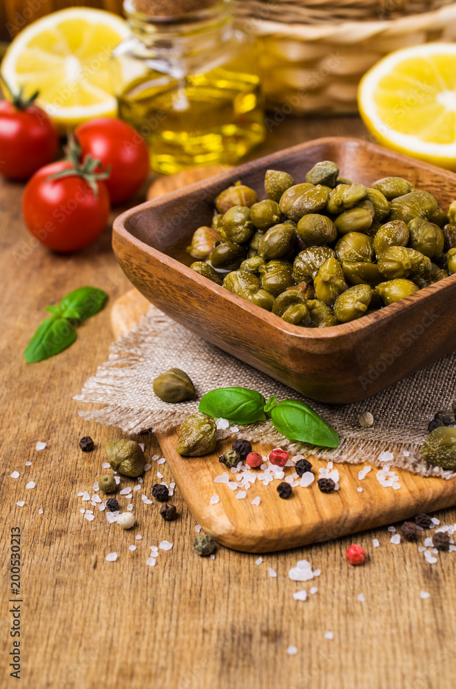 Traditional marinated capers Traditional marinated capers