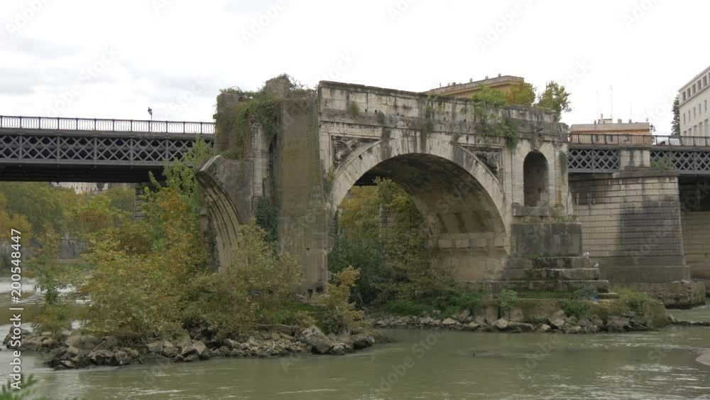 The old Ponte Rotto and Ponte Palatino The old Ponte Rotto and Ponte Palatino