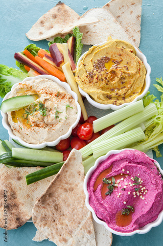 Verschiedene Sorten Hummus photo