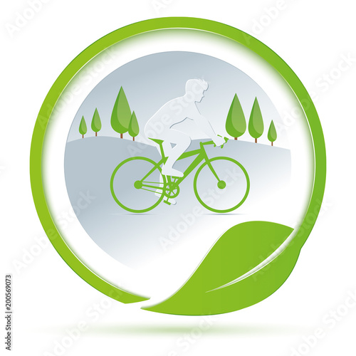 Bicicletta ecologica con alberi