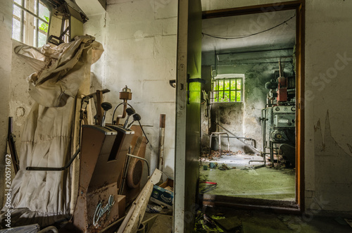 geraete in alten waschsalon