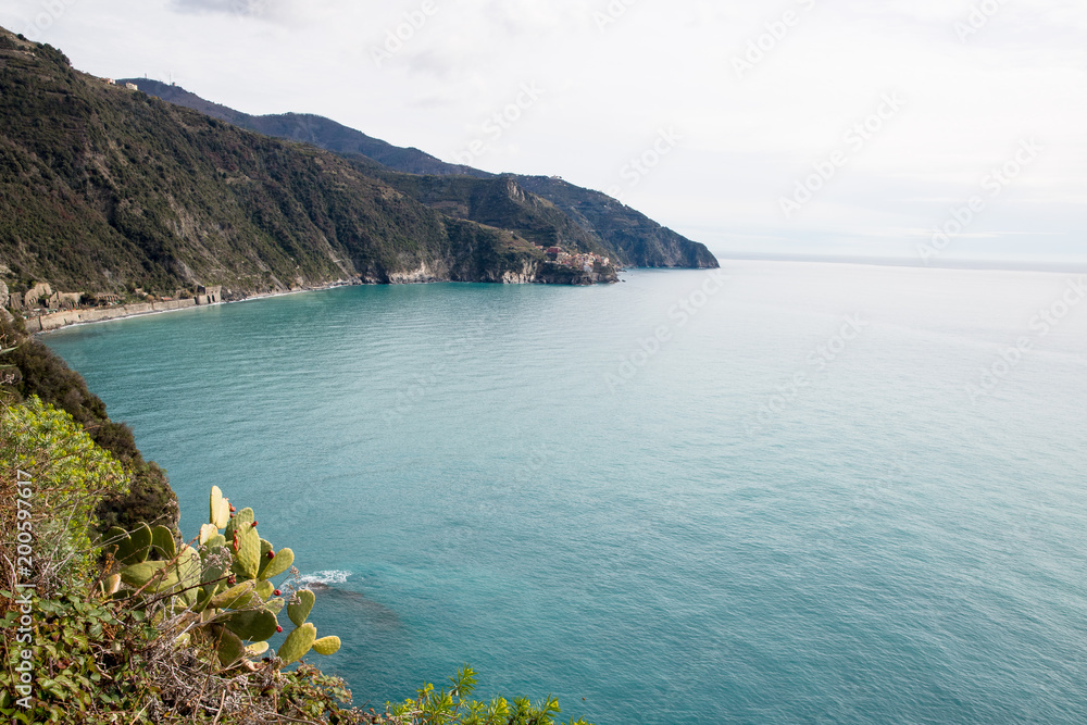 チンクエテッレ～険しいリグーリア海岸の5つの村（イタリア・リグーリア州）　コルニリアの海岸