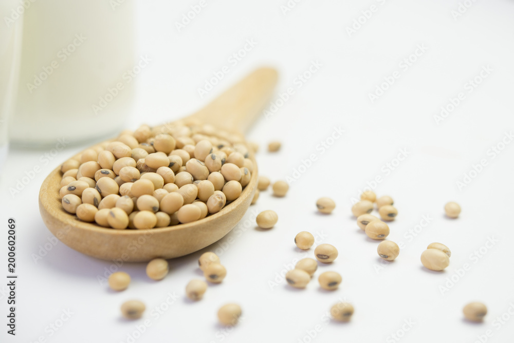 Isolated soy beans and soy milk Isolated soy beans and soy milk