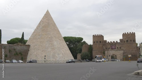 Piazzale Ostiense in Rome photo