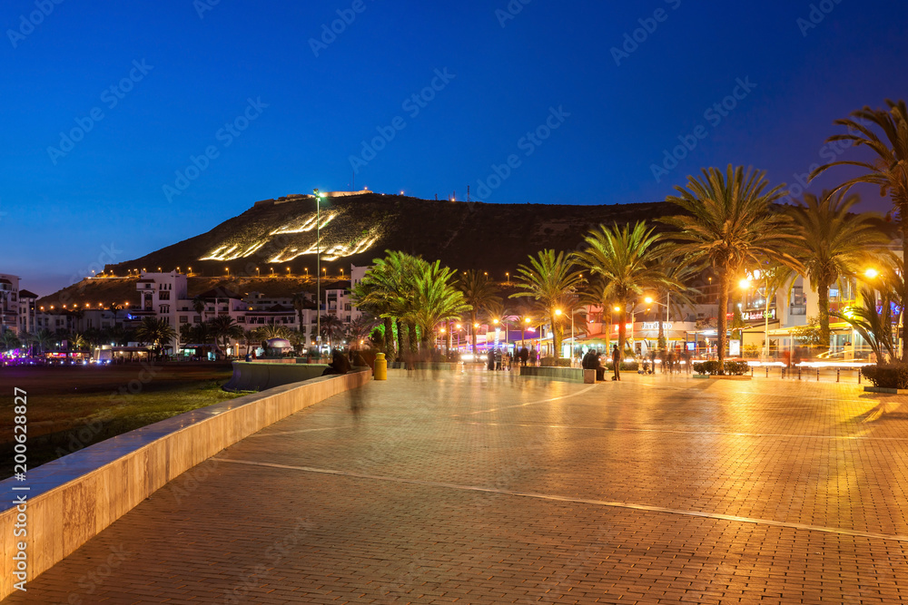 Naklejka premium Agadir nocą