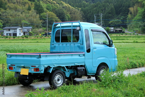 Fototapeta 軽トラのある風景