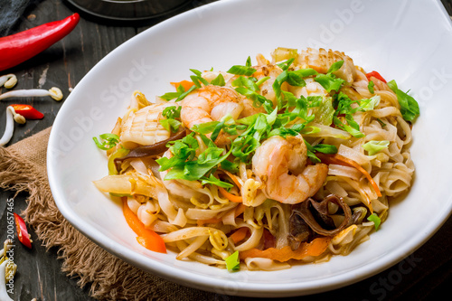Vietnamese noodles with shrimp