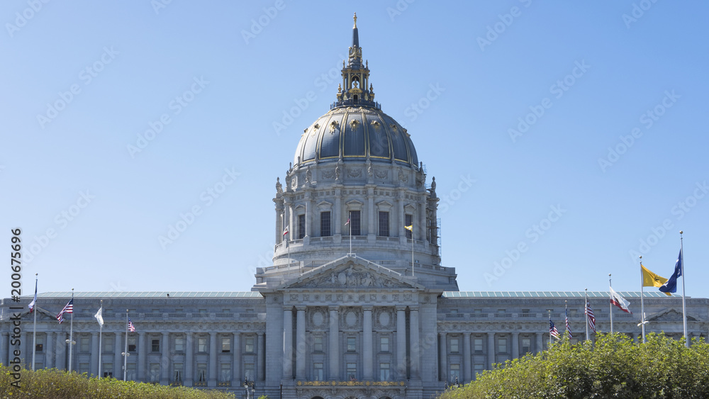 Obraz premium Cropped front shot of the majestic City Hall designed by Arthur Brown Jr. with its spectacular dome and vast structure, San Francisco, California, USA