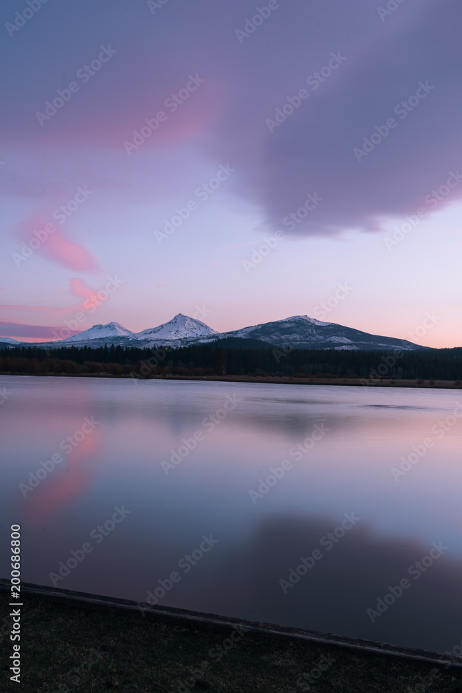 Sunset sky over mountains and lake in Central Oregon