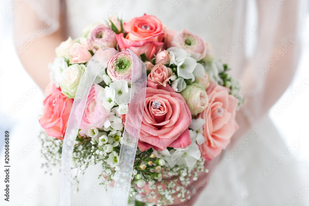 Brautstrauß mit Rosen
