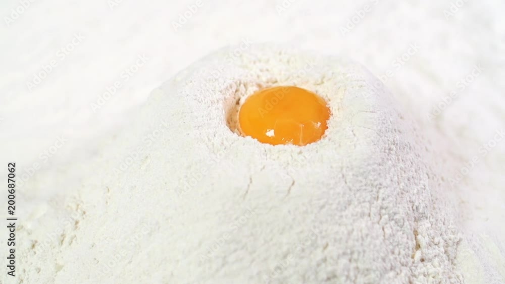 Egg and flour in slow motion