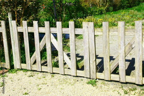 barrière en bois,clôture de jardin de maison