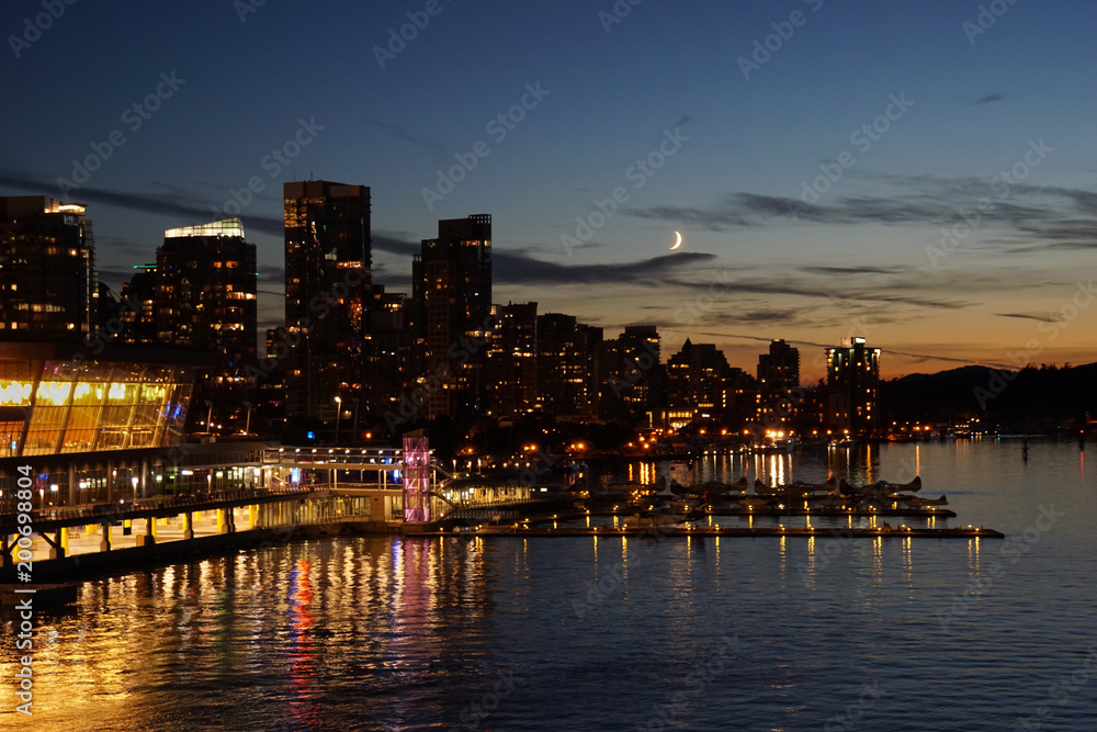 Fototapeta premium Vancouver Harbor at night