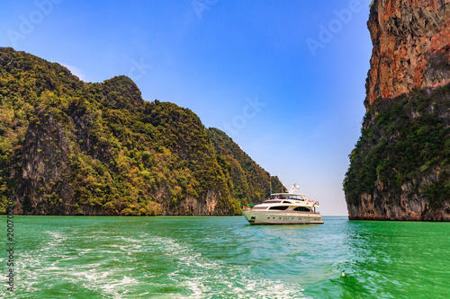 Motoryacht anchored in Phang Nga Bay © Kevin Hellon