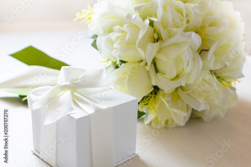 結婚指輪とブーケ