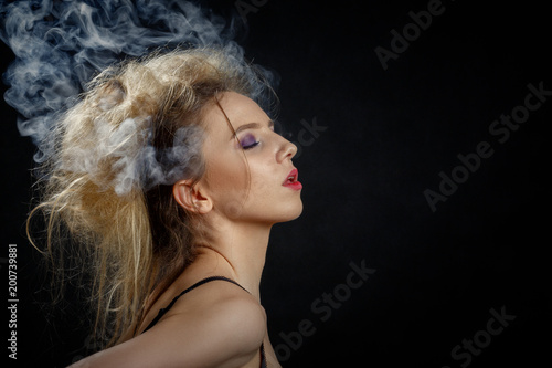 Fototapeta Naklejka Na Ścianę i Meble -  smoke on head
