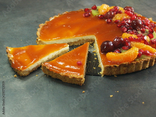 Tarte Gateau Dessert Creme Confiture Confiture Kiwi Cassis Mandarine Cerises Grenade Bonbons Produits De Boulangerie Doux Colore Patisseries Maison Orange Beaucoup De Couleurs Stock Photo Adobe Stock Tarte Gateau Dessert Creme Confiture Confiture Kiwi Cassis Mandarine Cerises Grenade Bonbons Produits De Boulangerie Doux Colore Patisseries Maison Orange Beaucoup De Couleurs Stock Photo Adobe Stock