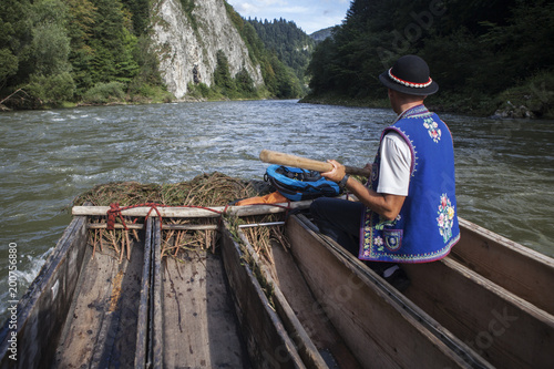 Fotografie rafter in a traditional outfit, Pieniny national park, Poland