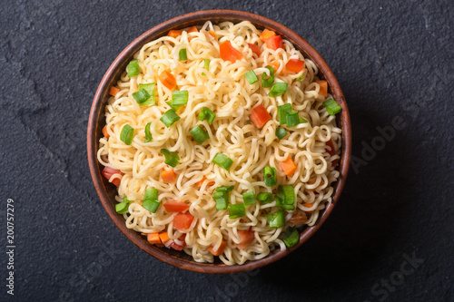 Valokuva Instant noodles in bowl