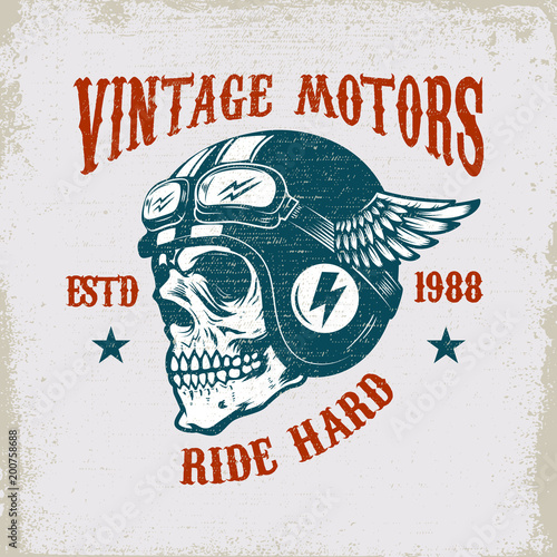 Vintage motors. Ride hard. Vintage racer skull in winged helmet illustration on grunge background. Design element for poster, emblem, sign, t shirt.