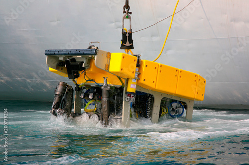 Remotely operated underwater vehicle (ROV)