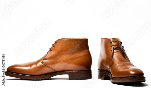 Cuadro en lienzo Men's classic brown leather shoes isolated on white background